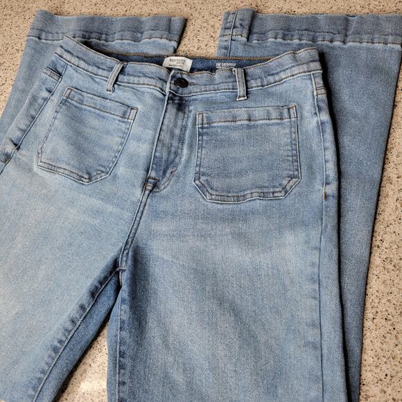 KENSIE Vintage Luxe The Savannah High Rise Flare Womens Light Wash Jeans✨️10 - Picture 1 of 15